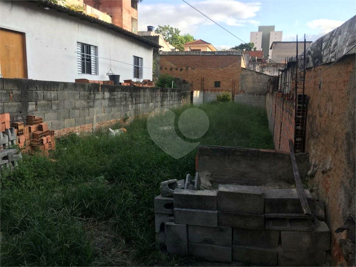 Terreno com 350m2 de área total, localizado no melhor da Vila Santa Catarina !!