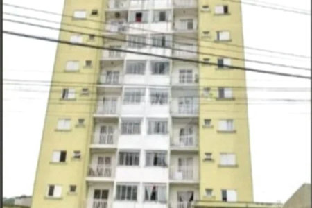 Apartamento com 50m², 2 dormitórios, 2 vagas, disponível para venda e locação, no bairro Água Chata, em Guarulhos.