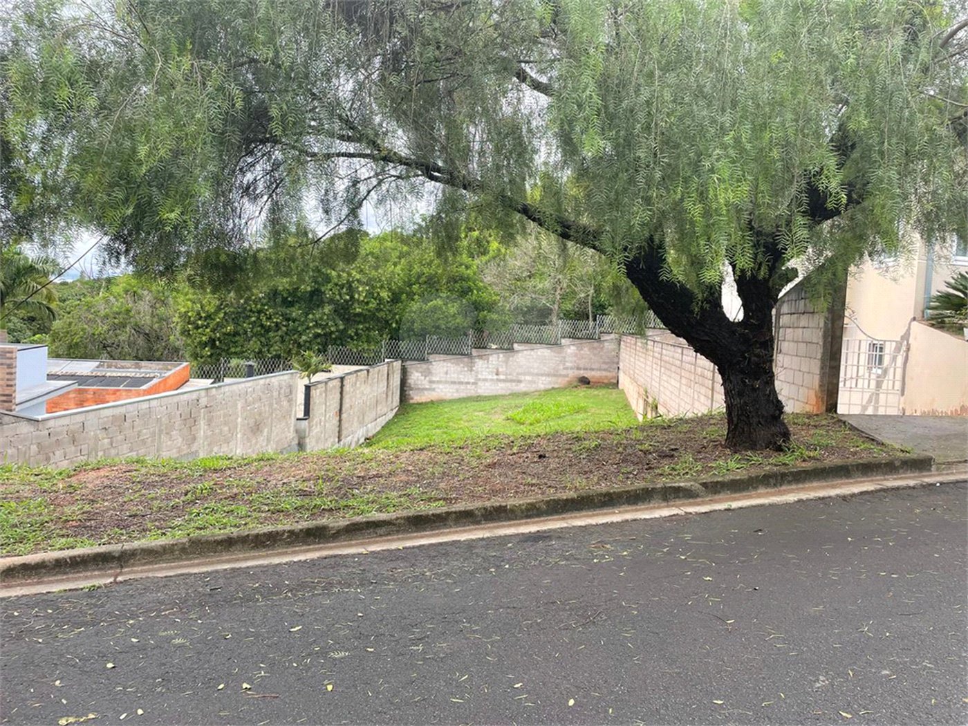 Terreno à venda em Picollo Villaggio, Louveira, SP