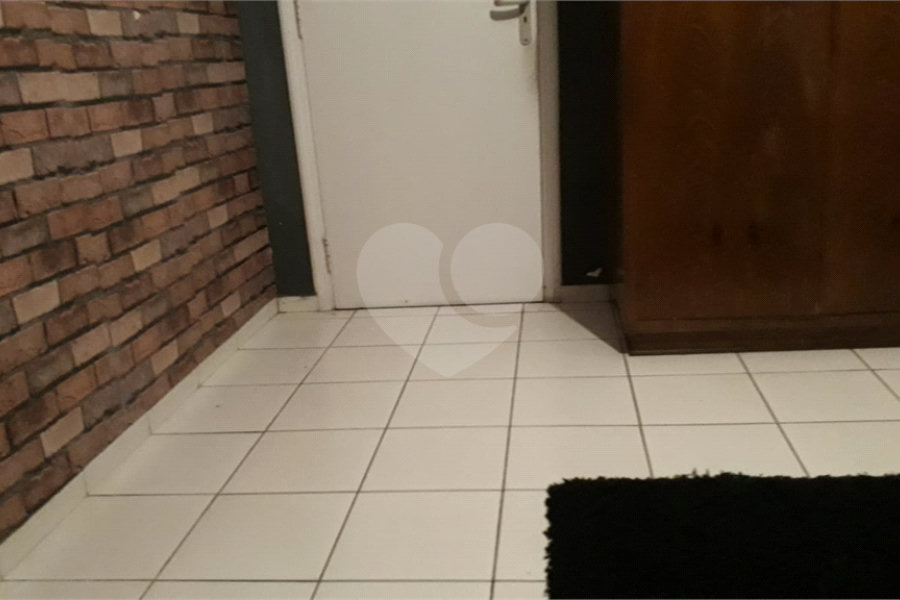 BELA CASA 274 M² C/ 3 QUARTOS 1 SALA 1 COZINHA 3 BANHEIROS 2 VAGAS Para Estacionamento coberta P/ VENDA NA V N Cachoeirinha