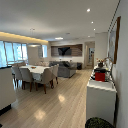 Apartamento à venda com varanda gourmet na Mooca