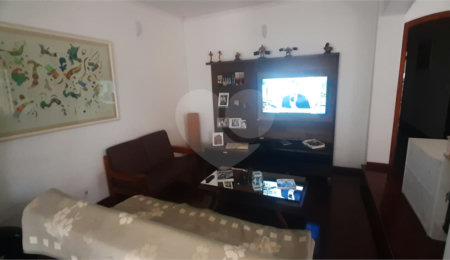 Casa à venda com 3 quartos, sendo 1 suíte,  em Jardim São João Batista, São Carlos, SP
