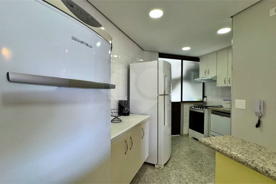 Apartamento à venda com 3 quartos, sendo 1 suíte,  em Riviera de São Lourenço, Bertioga, SP
