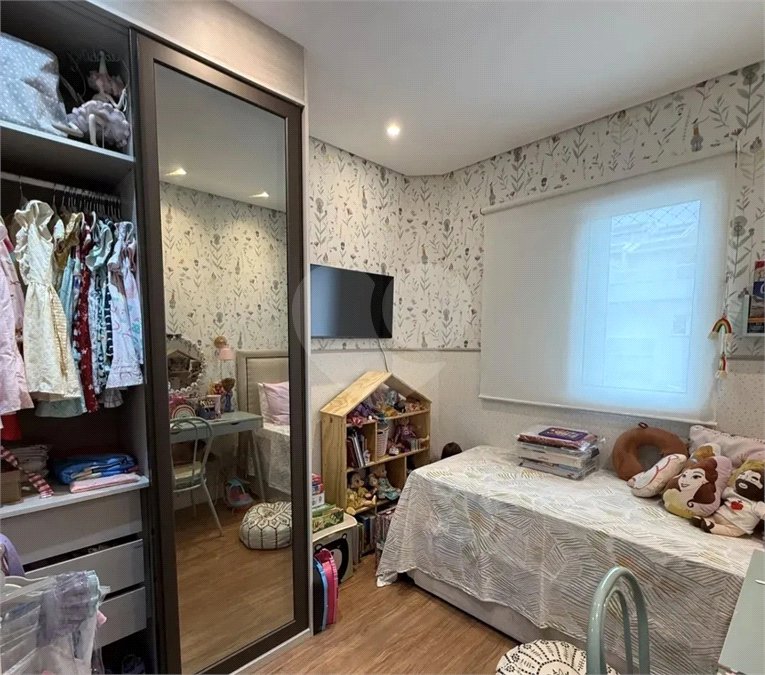Apartamento de 100 m² à venda em Santo André, sem condomínio, com 2 quartos, 2 banheiros, móveis planejados, área gourmet e 1 vaga coberta e fixa. Excelente acabamento.