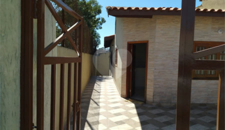 Casa Térrea à venda com 3 quartos, sendo 1 suíte,  em Jardim das Cerejeiras, Atibaia, SP