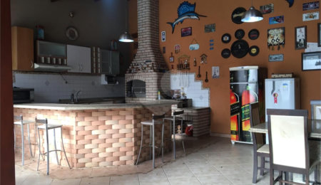 Casa à venda com 4 quartos, sendo 1 suíte,  em Núcleo Residencial Silvio Vilari, São Carlos, SP