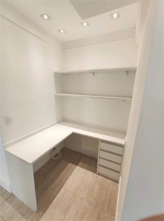 Apartamento à venda ou para alugar com 3 quartos, sendo 1 suíte, em Parque Reboucas, São Paulo, SP