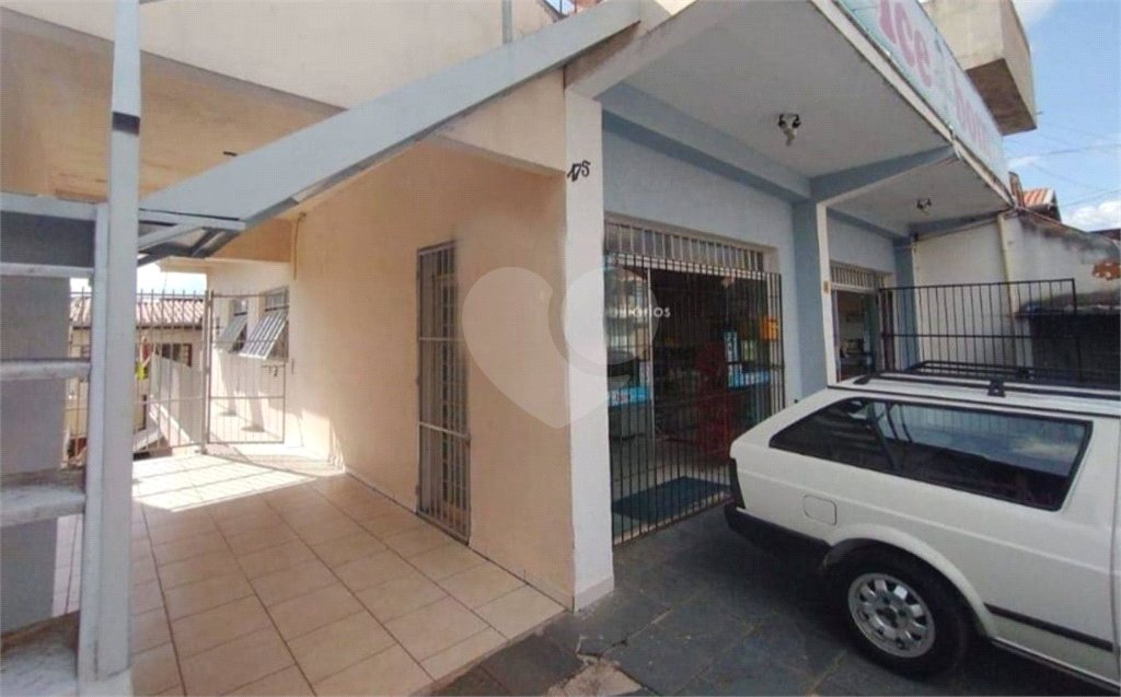 Casa e Salão Comercial a venda em Louveira - SP