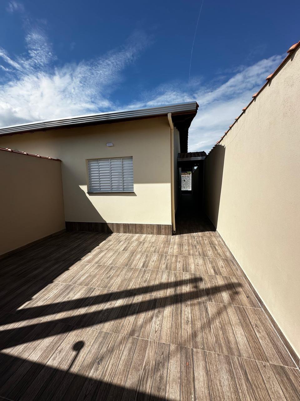 Casa à venda com 2 quartos, sendo 1 suíte, em Nova Itanhaém, Itanhaém - SP