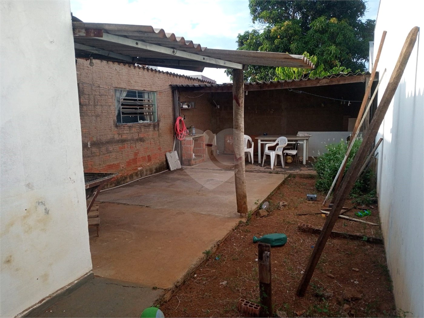 Casa térrea para venda, com 2 dormitórios.