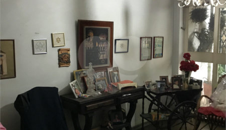 Sobrado à venda com 4 quartos, sendo 2 suítes,  em Vila Mariana, São Paulo, SP