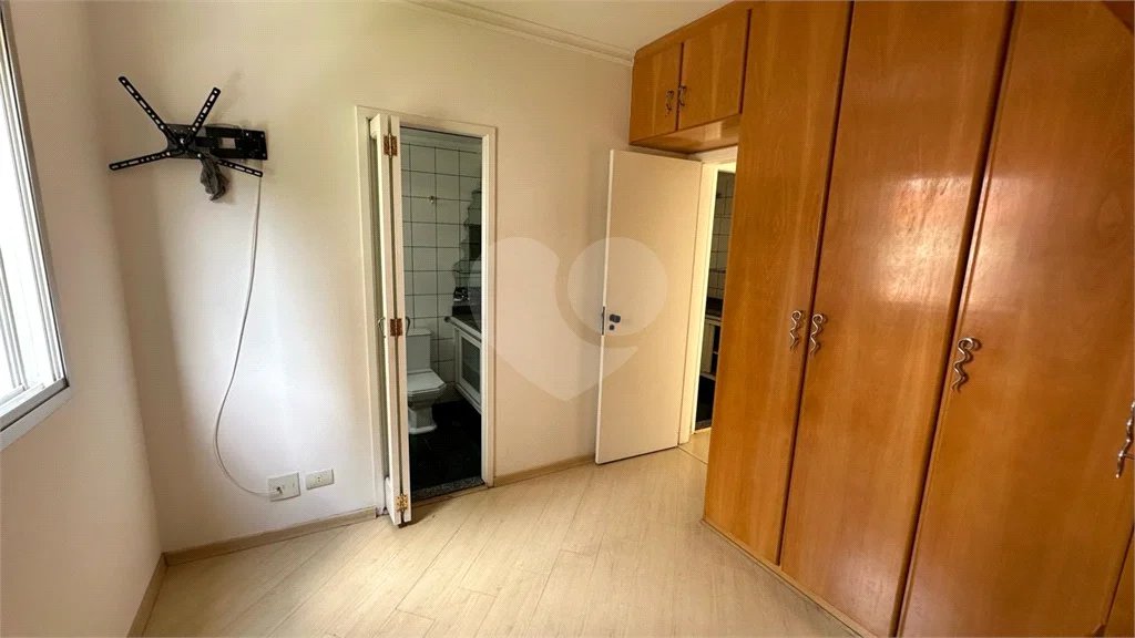 Apartamento 2 quartos (1suíte) 1 vaga na rua Piracema próximo a Saint Tropez