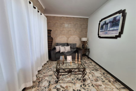 Casa à venda com 2 dormitórios á venda.