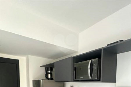 Studio de 28m2 mobiliado com sacada à venda na Bela Vista