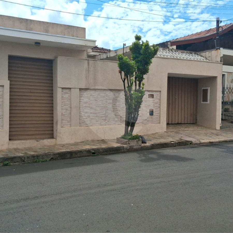 Casa espaçosa na Vila Costa do Sol em São Carlos – excelente para moradia, comércio ou investimento!
