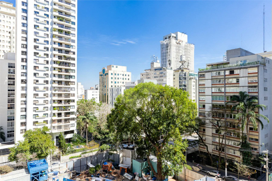 Oportunidade Única nos Jardins: Seu Refúgio de Alto Padrão ou Investimento de Alta Rentabilidade.