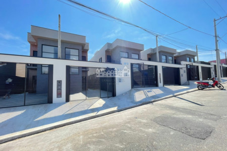 Casa à venda com 3 quartos, sendo 1 suíte, em Vila Petrópolis, Atibaia, SP