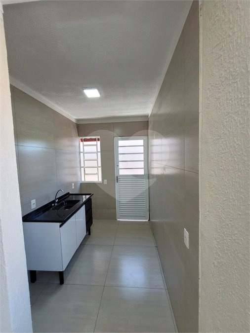Seu Novo Lar Te Espera: Casa Aconchegante, Pronta para Morar e com 2 dormitórios e Amplo Quintal!