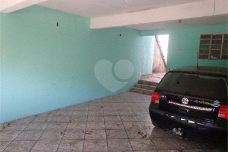 Casa Térrea com 2 dormitórios.