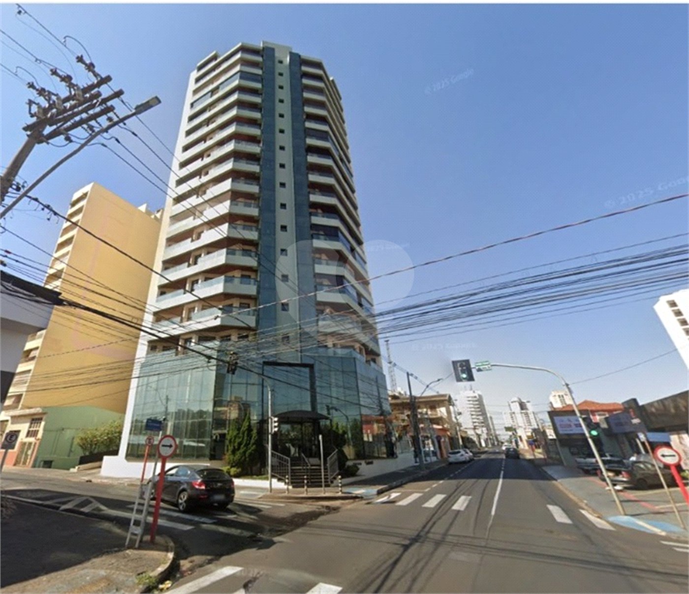 Apartamento com 3 suítes no centro de São Carlos