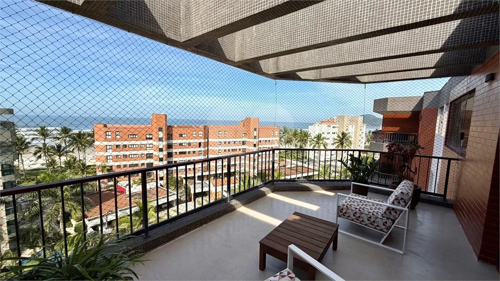 Apartamento à venda com 3 quartos, sendo 2 suítes, em Riviera de São Lourenço, Bertioga, SP
