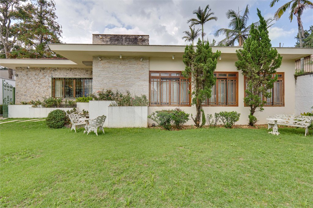 Casa Térrea à venda com 4 quartos, sendo 2 suítes, em Alto da Boa Vista, São Paulo, SP