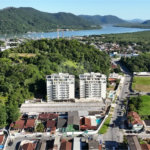 Apartamento à venda com 2 quartos, sendo 1 suíte,  no Centro, Bertioga, SP