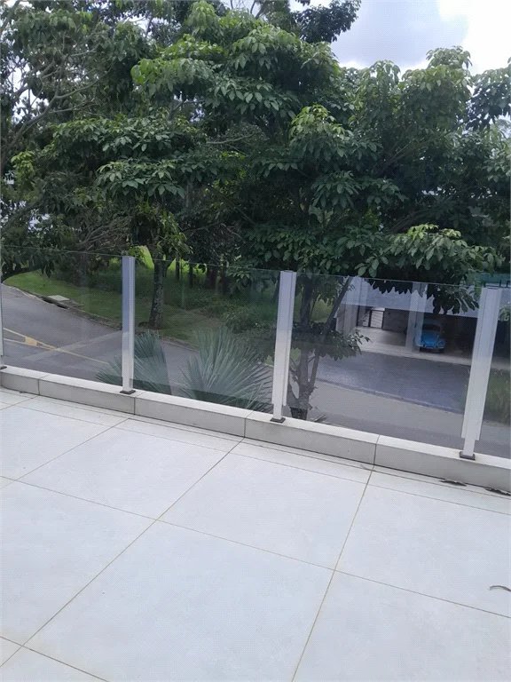 Casa à venda ou para alugar com 4 suítes em Chácaras São Carlos, Cotia, SP