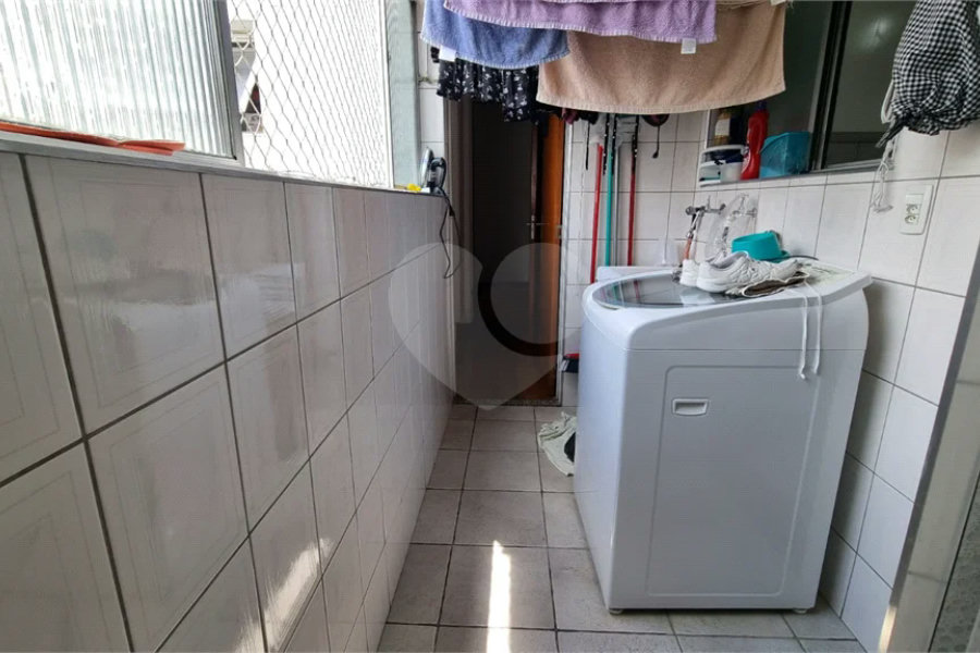 Apartamento á venda - Vila Guarani três dormitórios