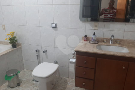 Bela casa com boa localização no bairro Portal do Sol