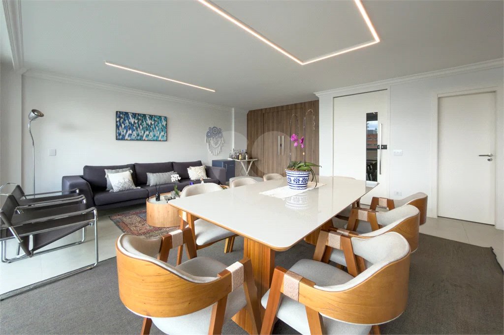Apartamento com 205 metros no Campo Belo