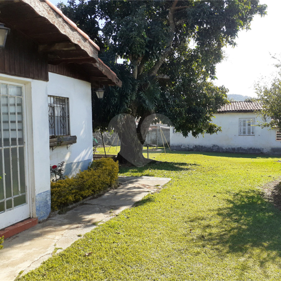 Casa à venda com 3 quartos em Vila Santa Rosália, São Roque, SP