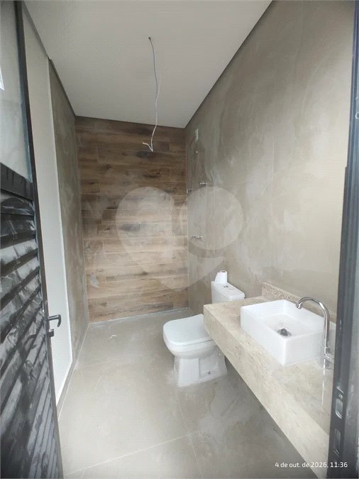 Casa exclusiva em Atibaia de alto padrão com 3 suítes, piscina, espaço gourmet, condomínio fechado, aceita financiamento