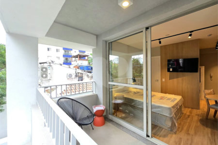 Studio Mobiliado Pinheiros 28m² Próximo Metrô Fradique Coutinho