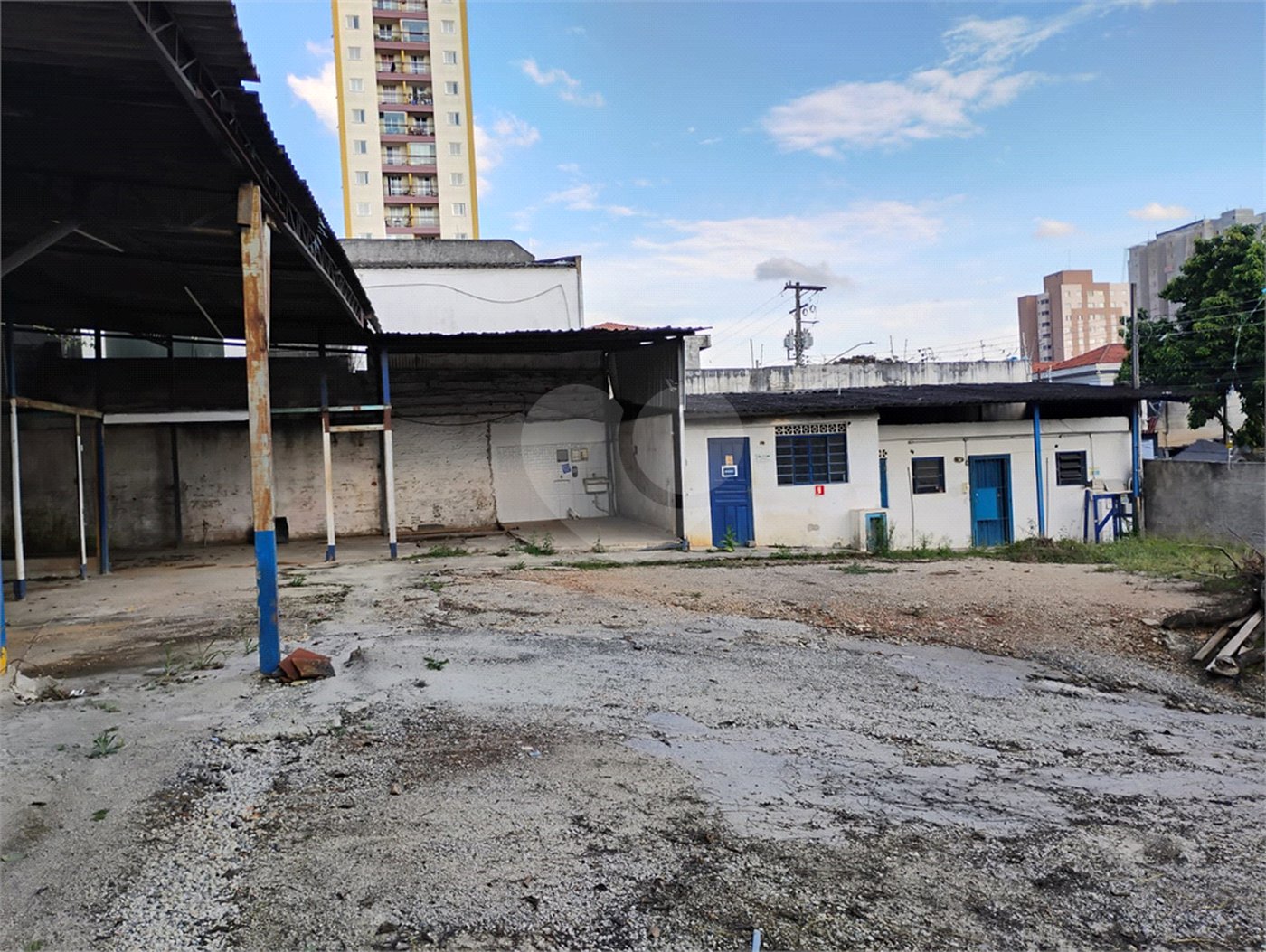 Aluga-se imóvel comercial na Zona Sul com 1500 m2