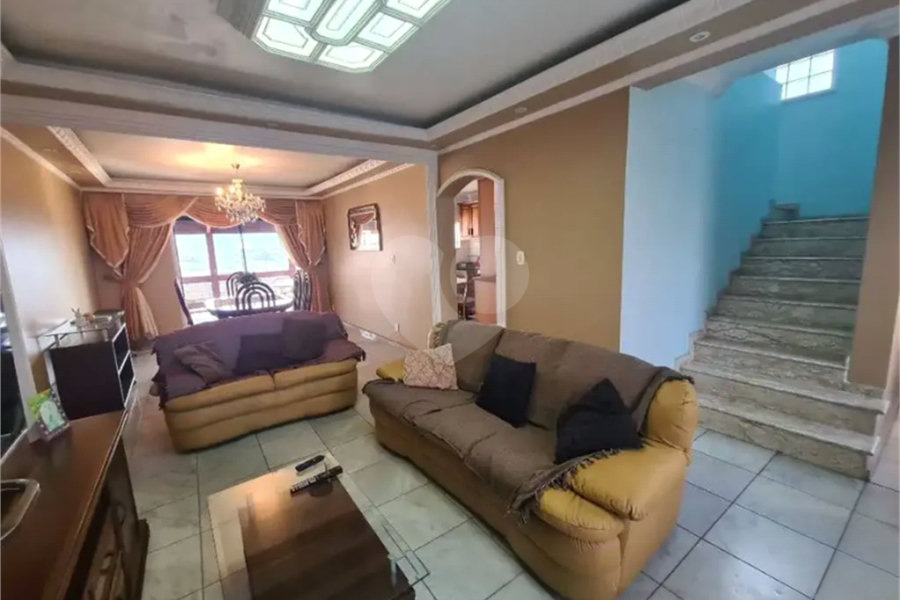 Sobrado com 4 Quartos e 4 banheiros à Venda -337 m² por R$ 850.,000 -- Jardim Vivan,-Jaraguá, São Paulo - SP