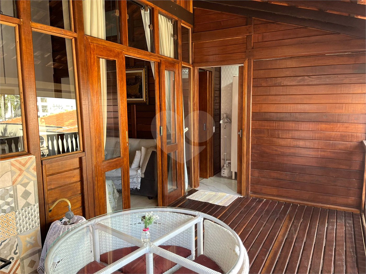 Casa Térrea à venda com 5 quartos, sendo 3 suítes,  em Vila Oliveira, Mogi das Cruzes, SP