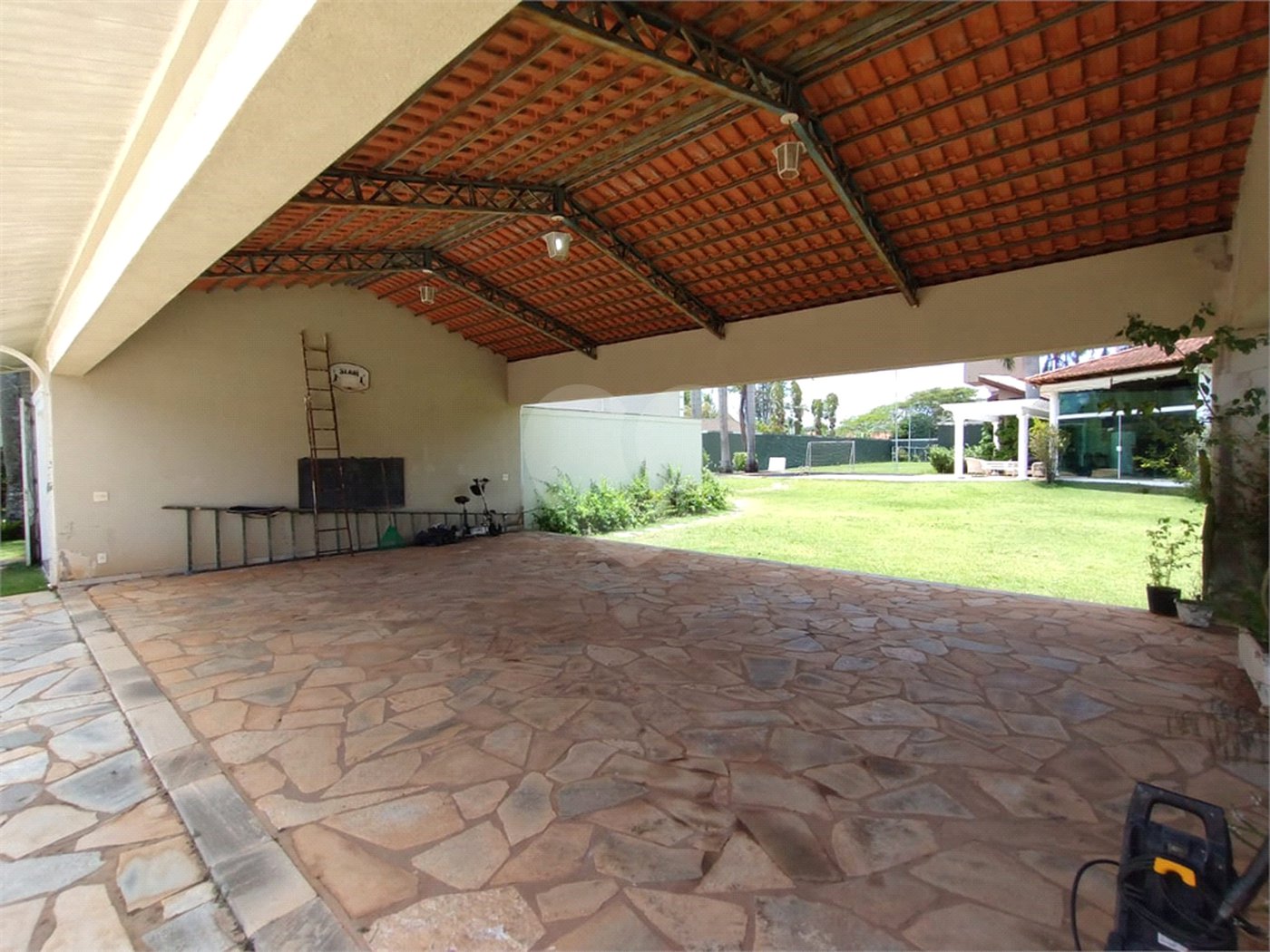 Casa à venda com 5 suítes em Jardim Colombo, Itapetininga, SP