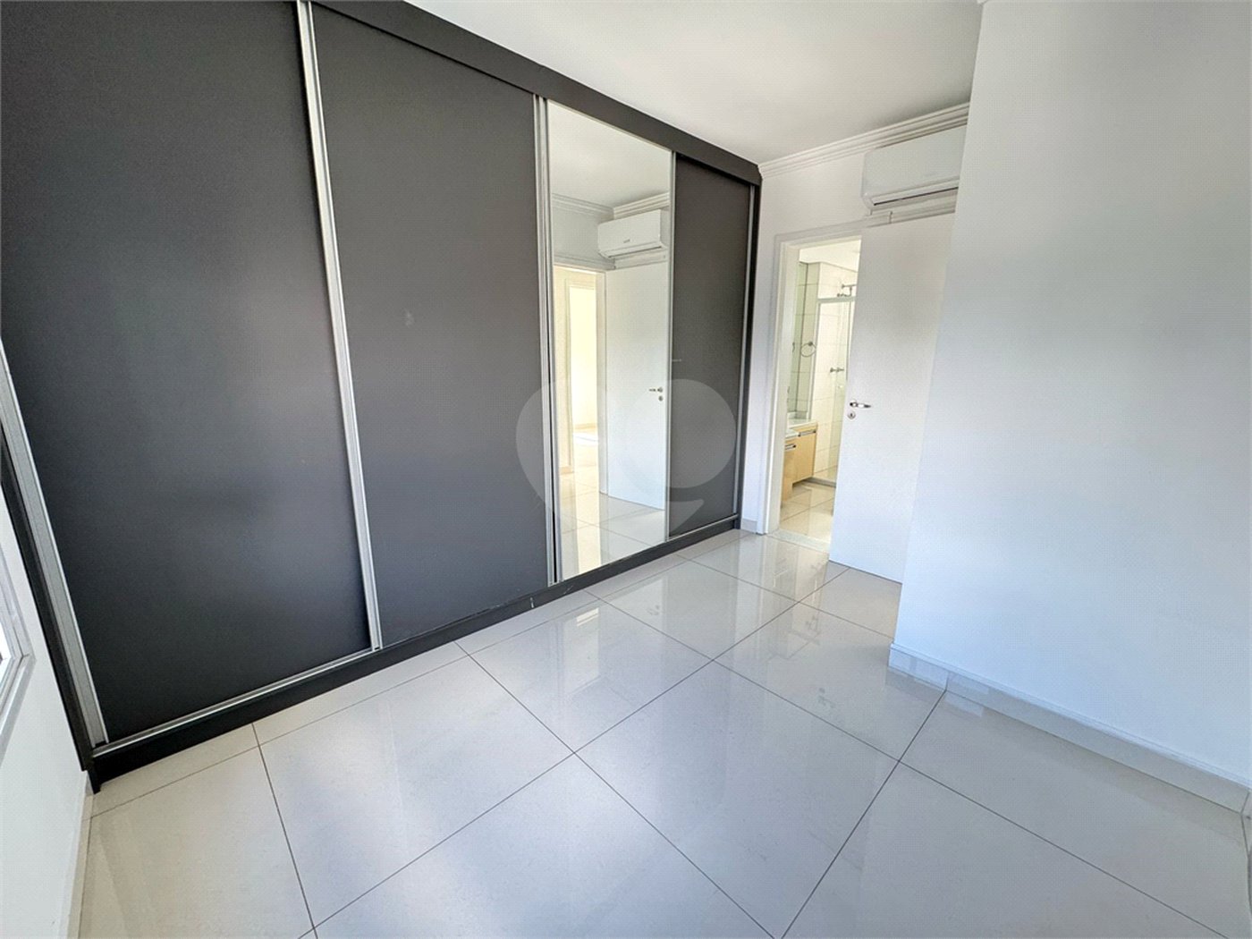 Apartamento à venda com 3 quartos, sendo 1 suíte, em Pinheiros, São Paulo, SP
