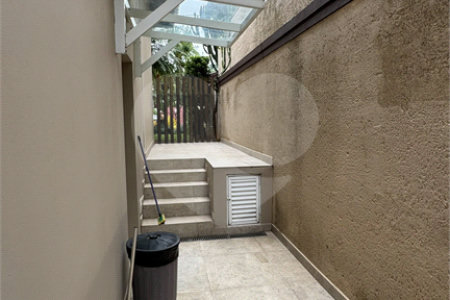 Casa à venda com 3 suítes no condomínio Residencial Delle Stelle, Louveira - SP