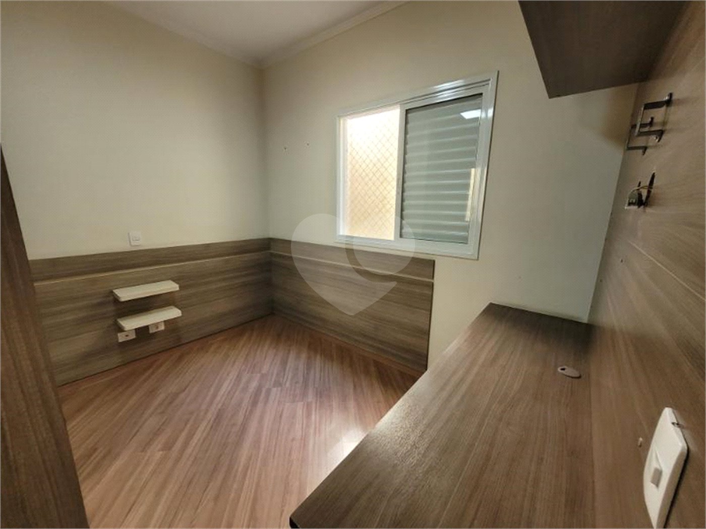 Casa à venda com 3 quartos, sendo 1 suíte,  no condomínio Maximus I, São Paulo - SP