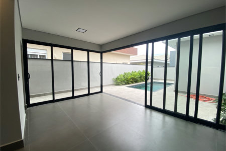 Casa à venda com 3 suítes no condomínio Portal dos Bandeirantes, Salto - SP