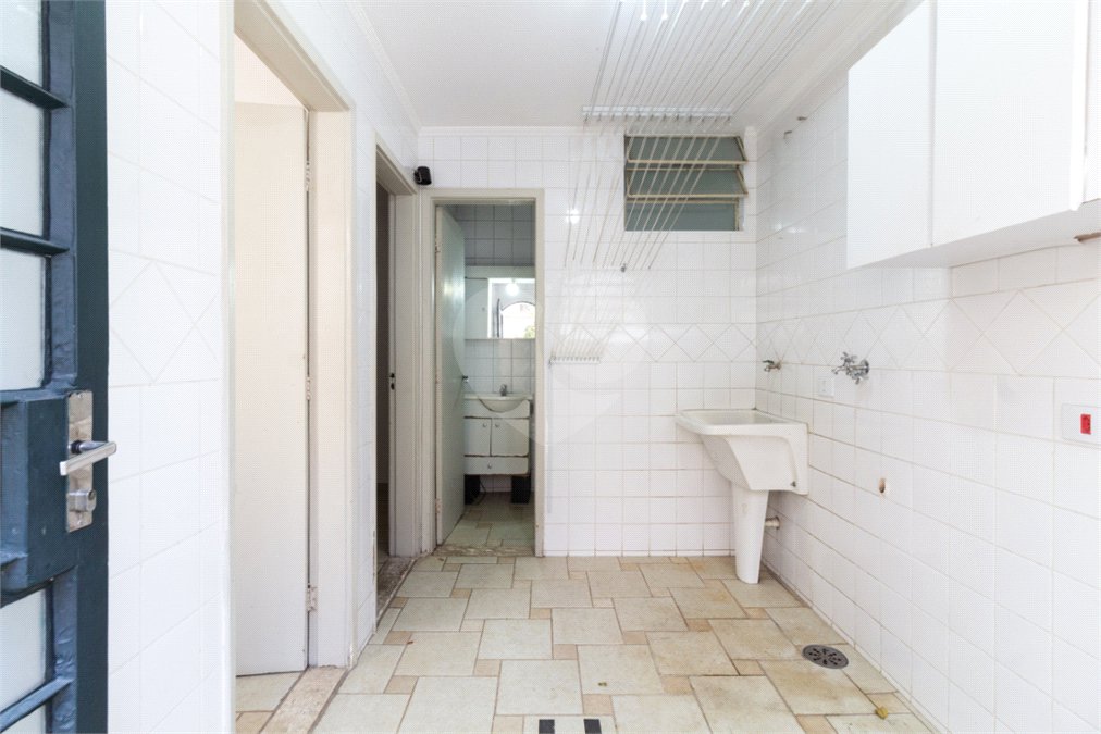Sobrado à venda com 4 quartos, sendo 2 suítes, em Alto de Pinheiros, São Paulo, SP
