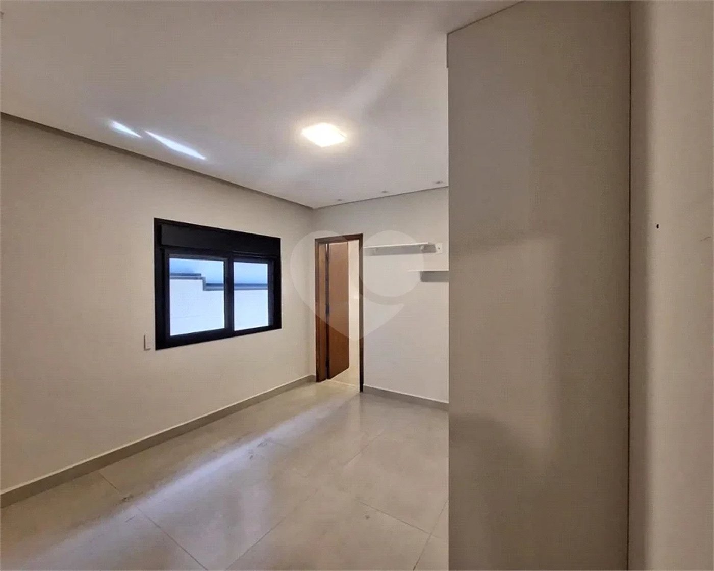 Sobrado à venda com 3 suítes em Condomínio Residencial Terras do Caribe, Valinhos, SP