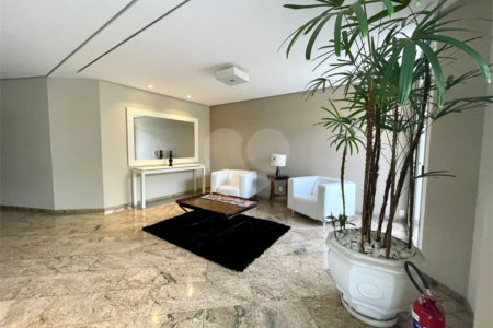 Apartamento à venda com 4 quartos, sendo 3 suítes, em Campo Belo, São Paulo, SP