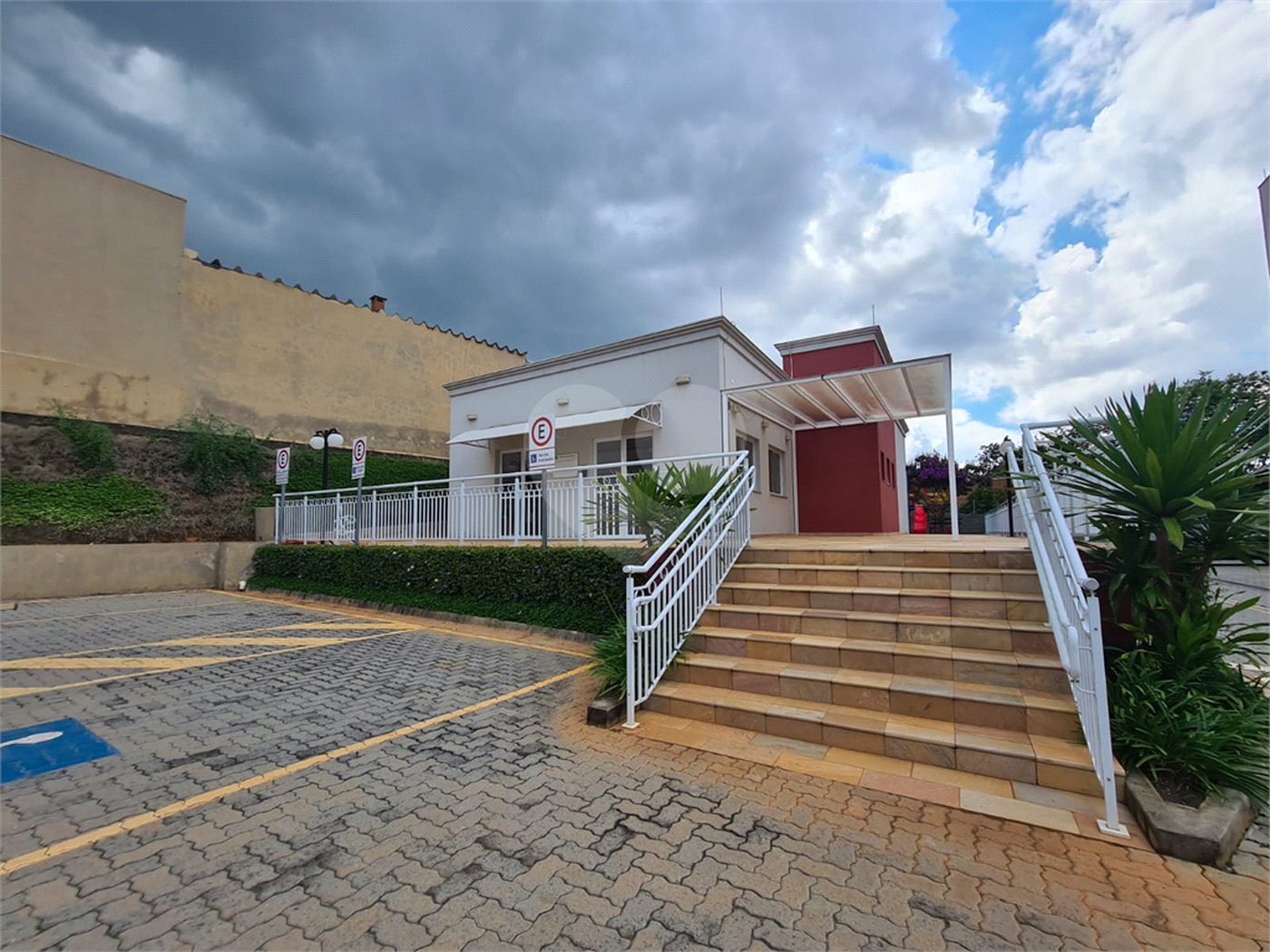 Apartamento à venda com 3 suítes em Pinheirinho, Vinhedo, SP