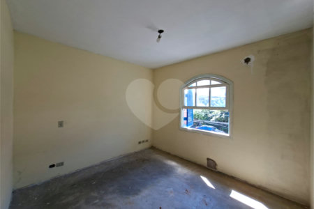 Sobrado à venda com 3 quartos, sendo 1 suíte,  em Jardim Esmeralda, São Paulo, SP