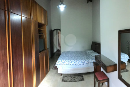 Casa à venda com 5 quartos, sendo 3 suítes, no condomínio Recanto das Flores, Indaiatuba - SP