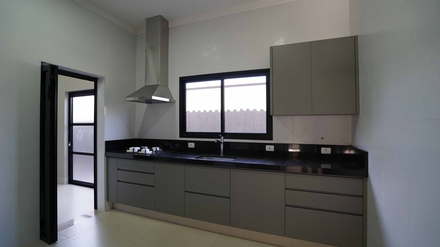 Casa à venda com 4 suítes no condomínio Gramado Park Residencial, Álvares Machado - SP