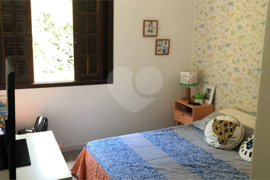 Casa à venda com 3 quartos, sendo 1 suíte,  no condomínio Alpes da Cantareira, Mairiporã - SP
